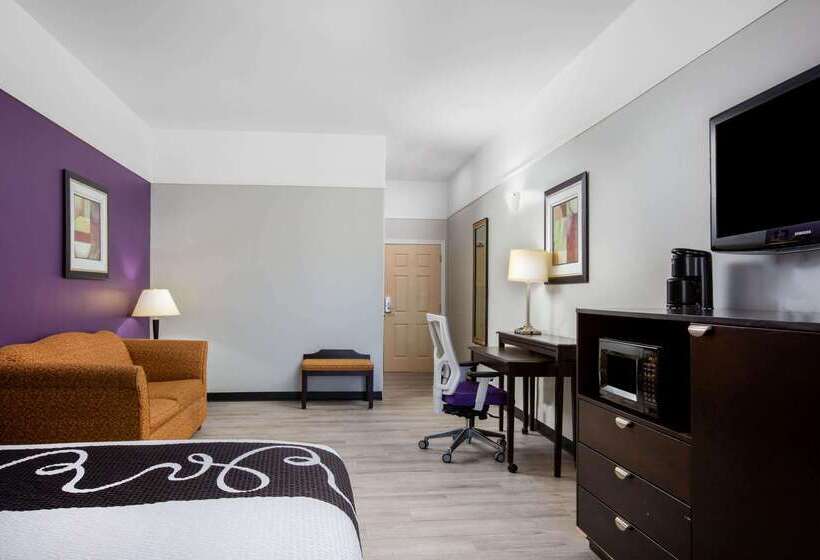 בית מלון כפרי La Quinta Inn & Suites By Wyndham Raymondville