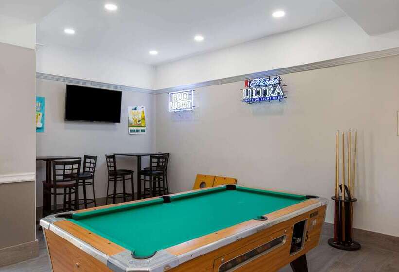 בית מלון כפרי La Quinta Inn & Suites By Wyndham Raymondville