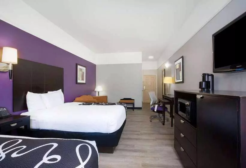 호텔 La Quinta Inn & Suites By Wyndham Raymondville