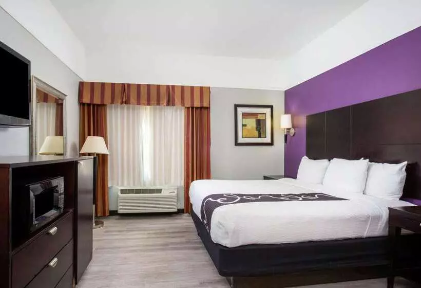 호텔 La Quinta Inn & Suites By Wyndham Raymondville