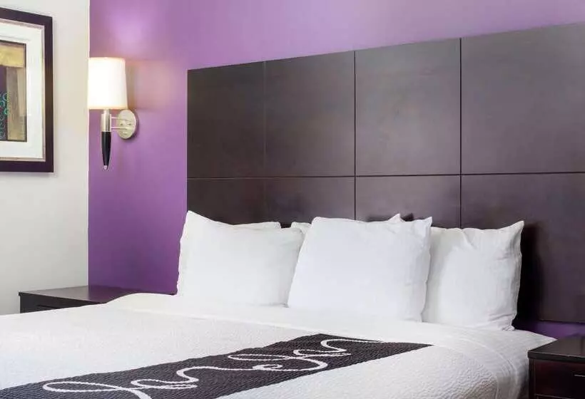 호텔 La Quinta Inn & Suites By Wyndham Raymondville