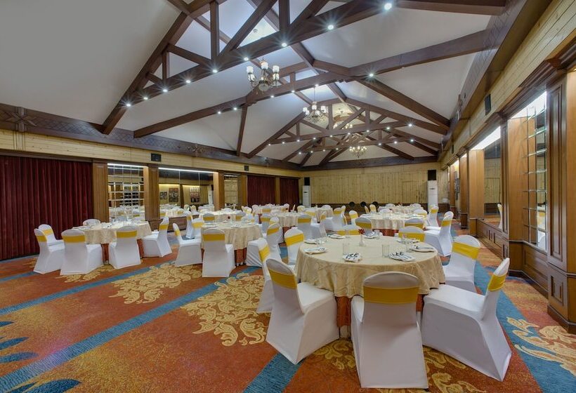 فندق Mayfair Spa Resort & Casino