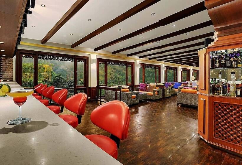 فندق Mayfair Spa Resort & Casino