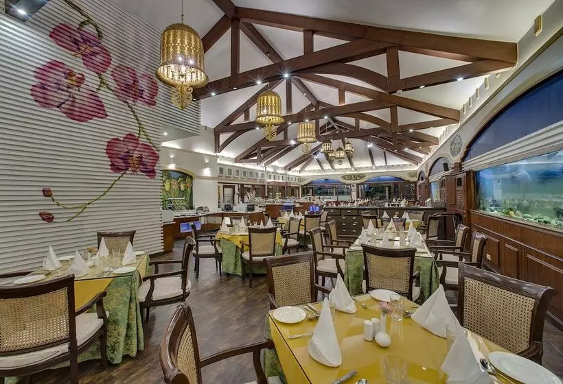 فندق Mayfair Spa Resort & Casino