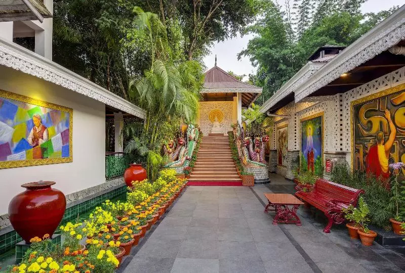 فندق Mayfair Spa Resort & Casino