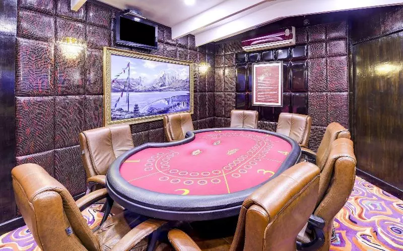 فندق Mayfair Spa Resort & Casino