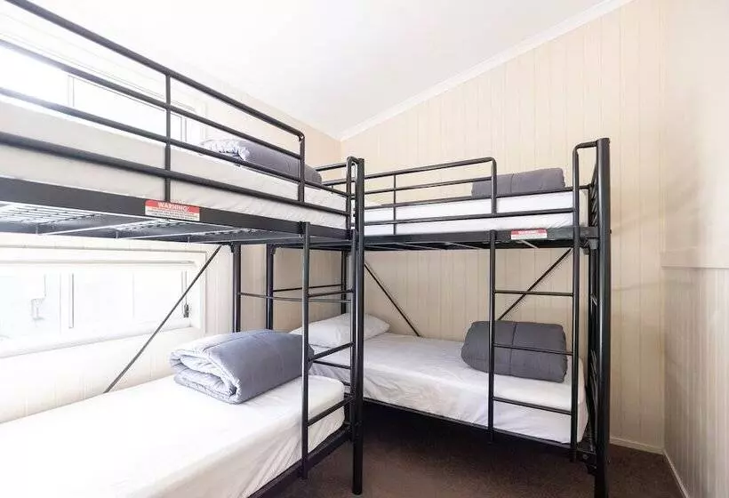 בית מלון כפרי Nrma Treasure Island Holiday Resort