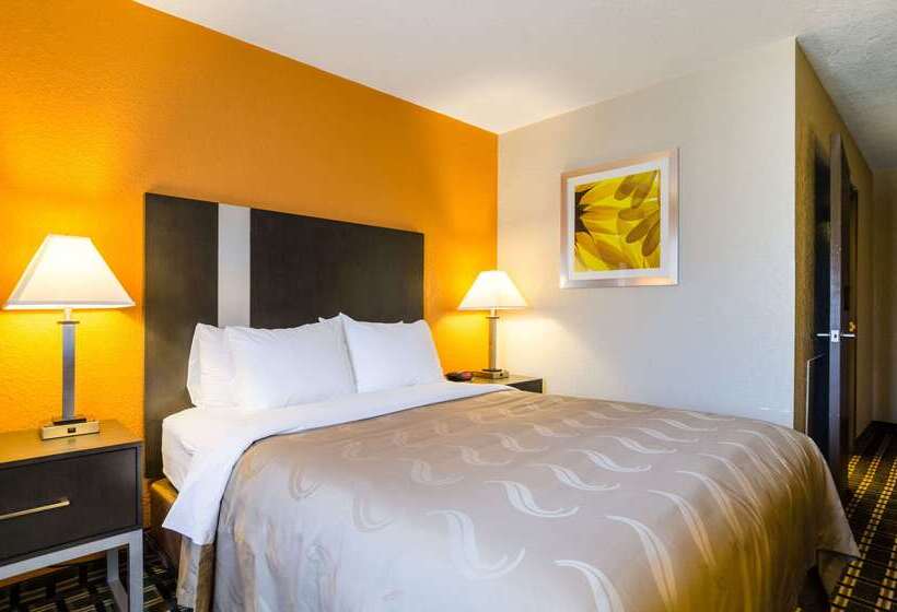 فندق Quality Inn