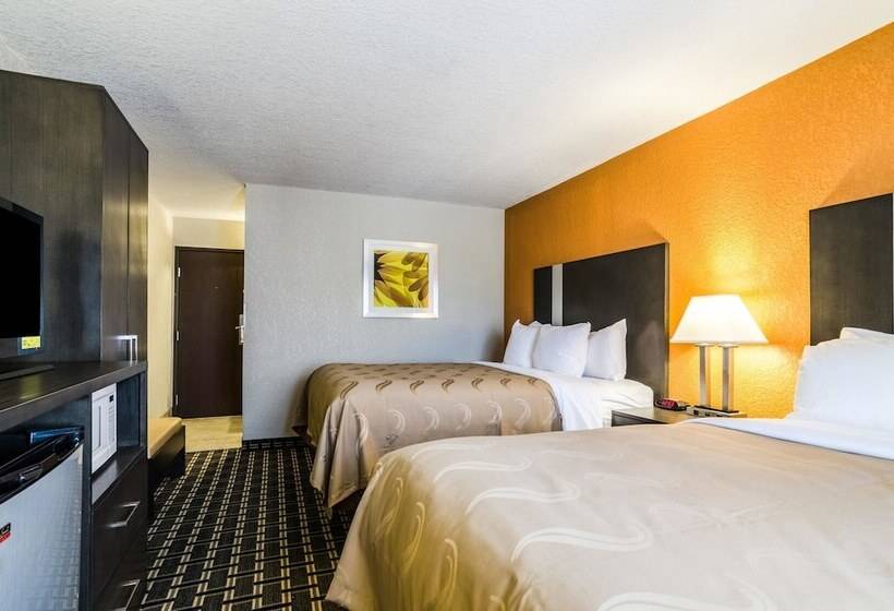 فندق Quality Inn