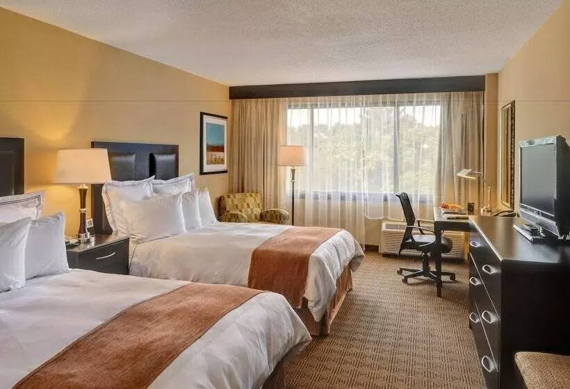 Radisson Hotel Freehold