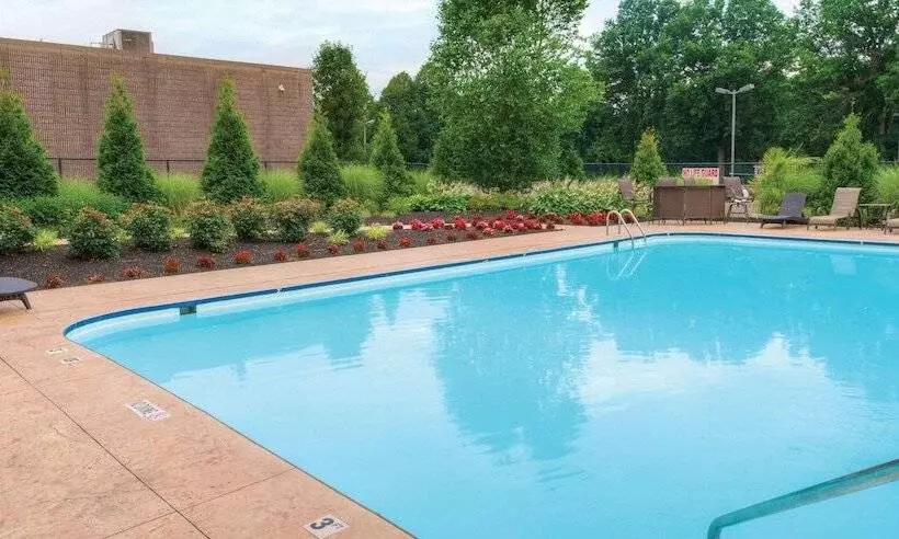 Radisson Hotel Freehold