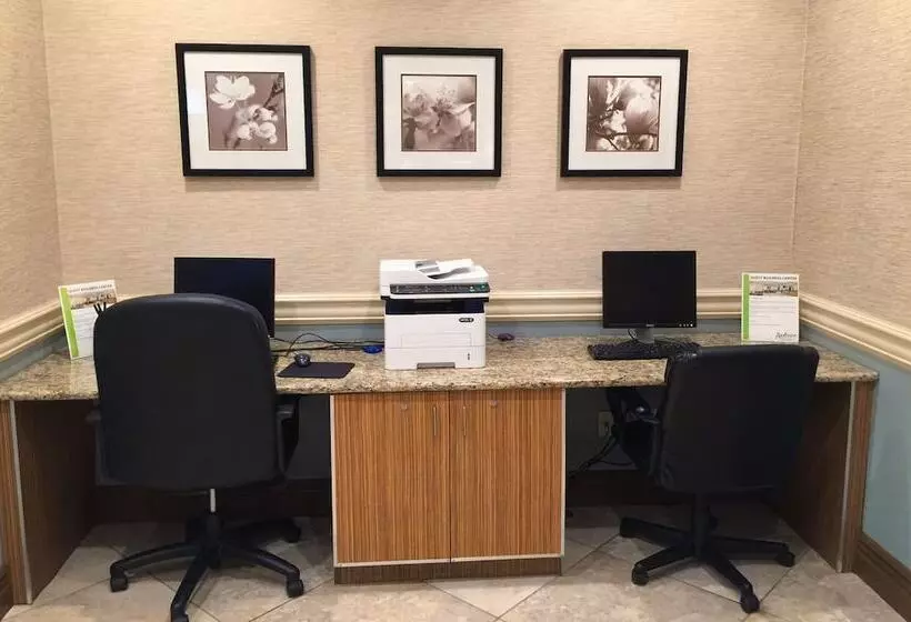 Radisson Hotel Freehold