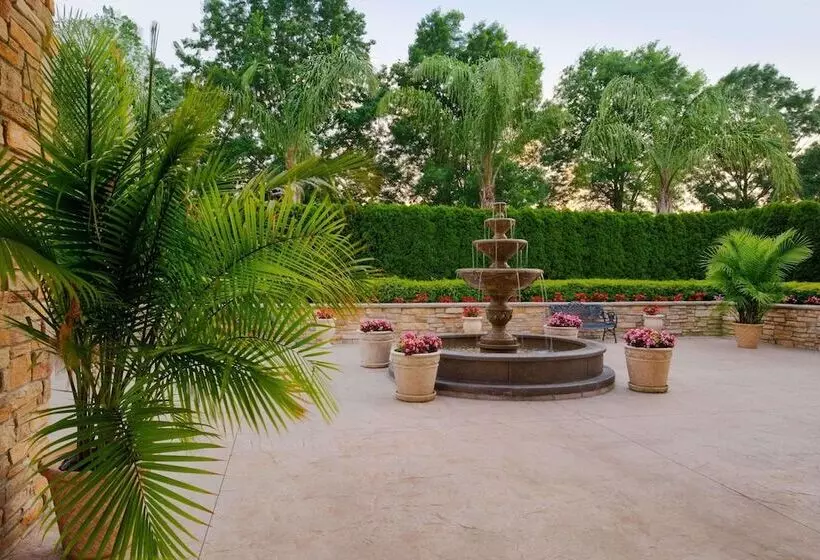 Radisson Hotel Freehold