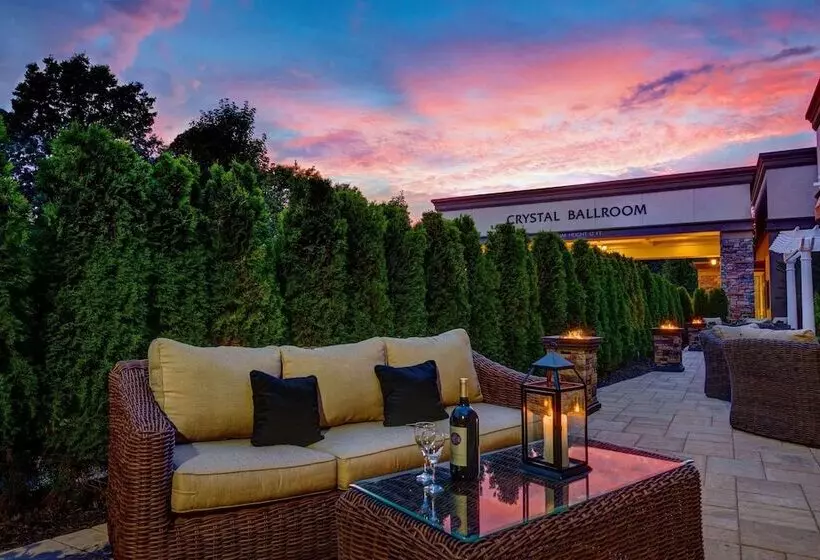 Radisson Hotel Freehold