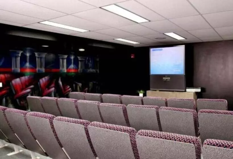 酒店 Residence & Conference Centre   Hamilton