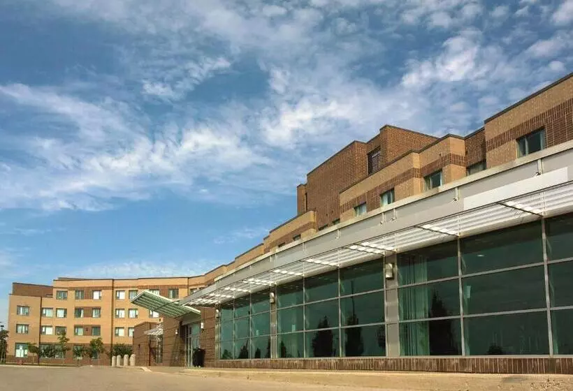 酒店 Residence & Conference Centre   Hamilton