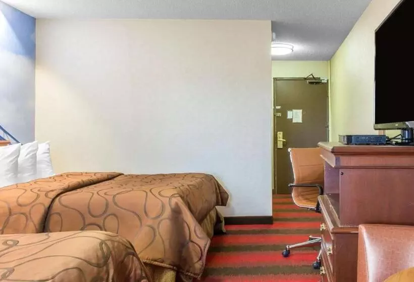 Отель Rodeway Inn Capri