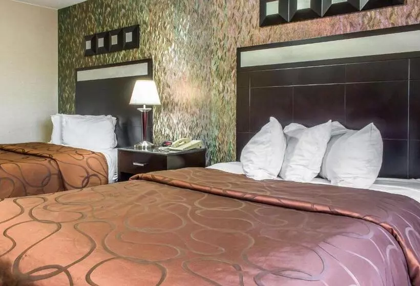 Отель Rodeway Inn Capri