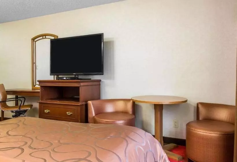 Отель Rodeway Inn Capri