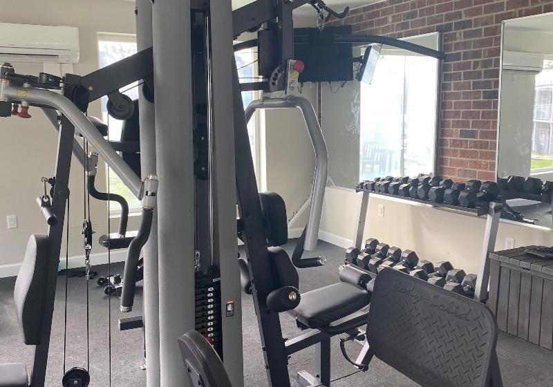 Отель Seven Hills Suites