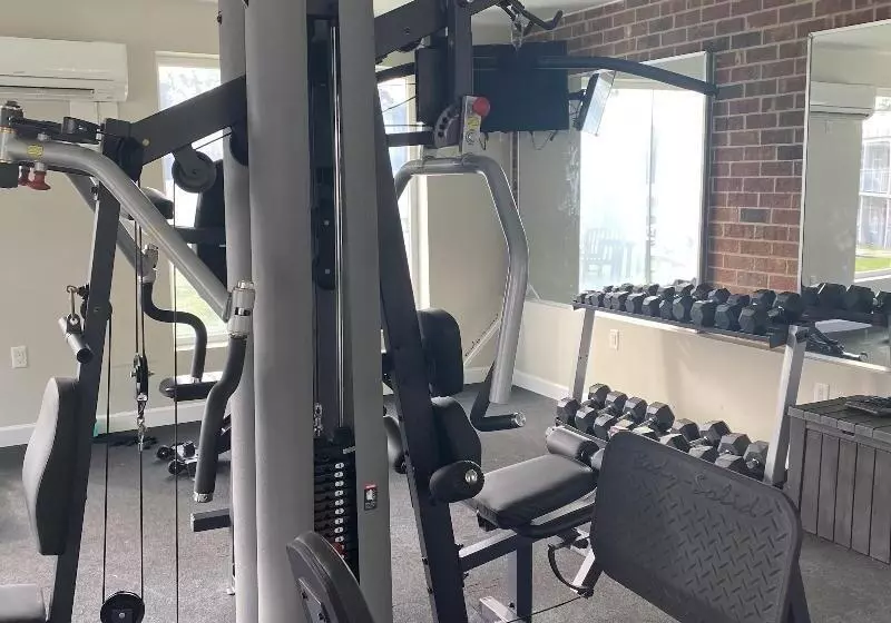 酒店 Seven Hills Suites