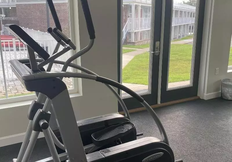 酒店 Seven Hills Suites