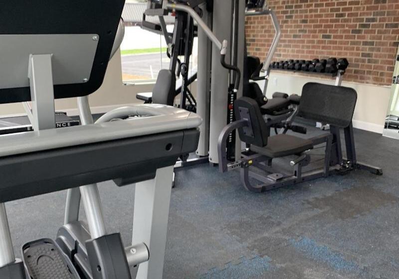 Отель Seven Hills Suites