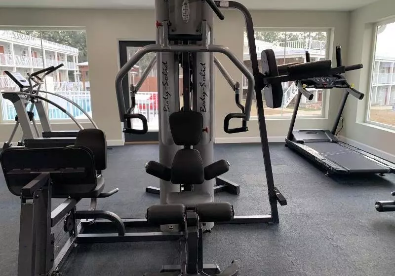 酒店 Seven Hills Suites