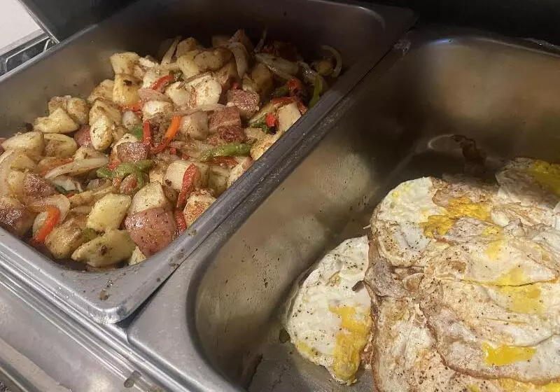 酒店 Seven Hills Suites