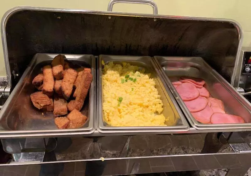 酒店 Seven Hills Suites