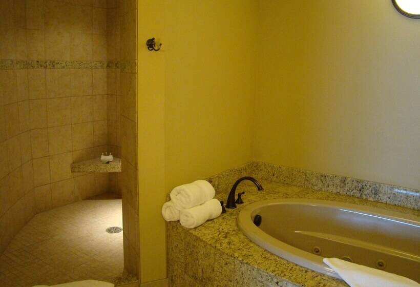 فندق Stonecreek Lodge