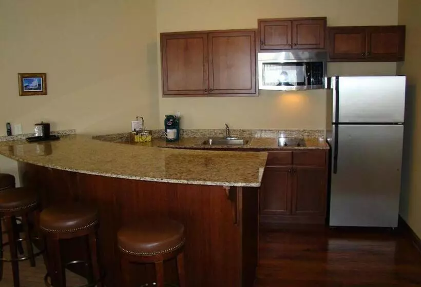 Отель Stonecreek Lodge