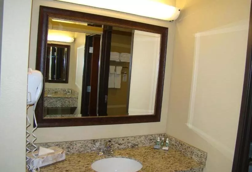 Отель Stonecreek Lodge