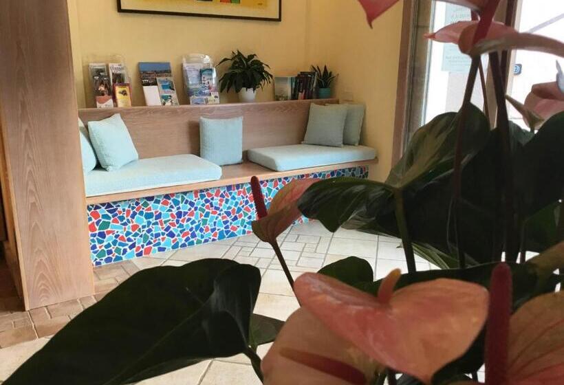 ホテル Su Giganti