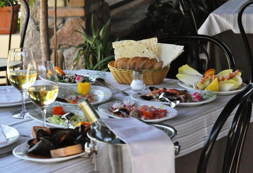 ホテル Su Giganti