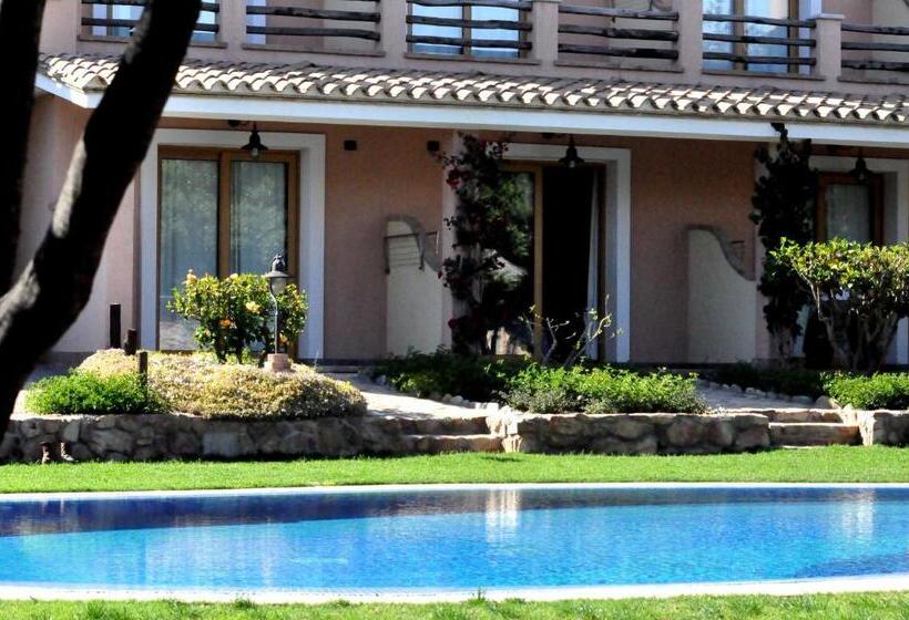 ホテル Su Giganti