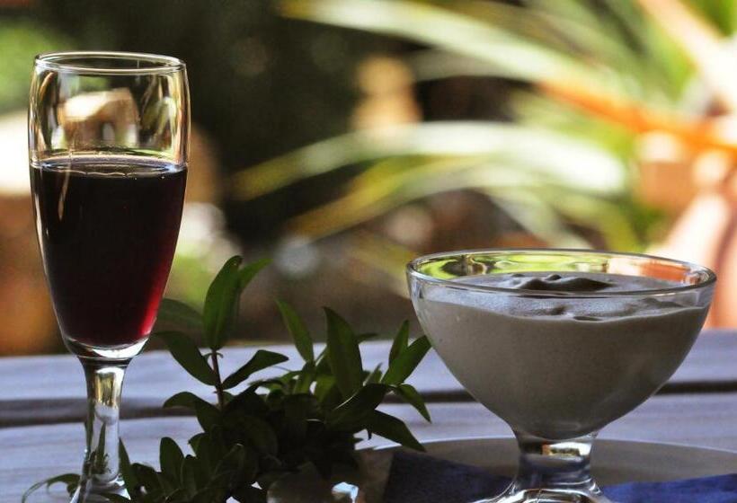 ホテル Su Giganti