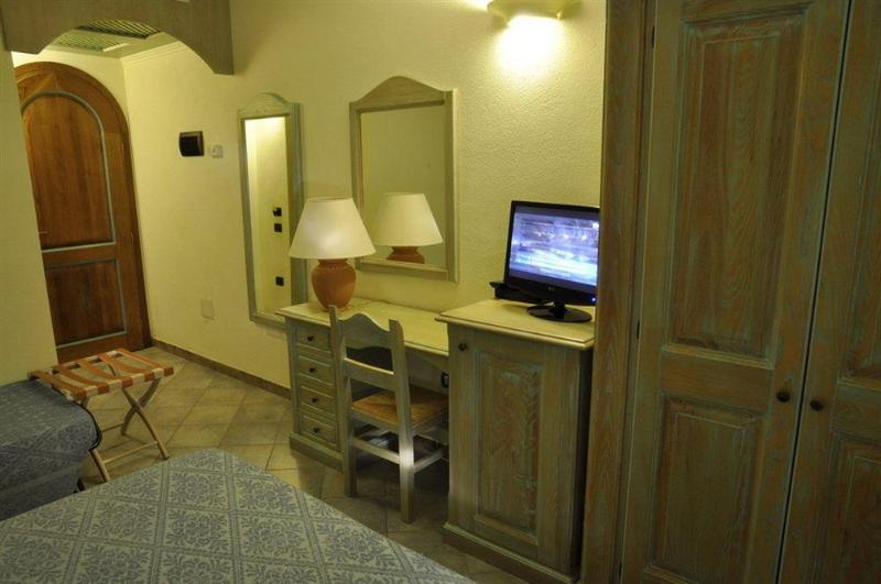 ホテル Su Giganti