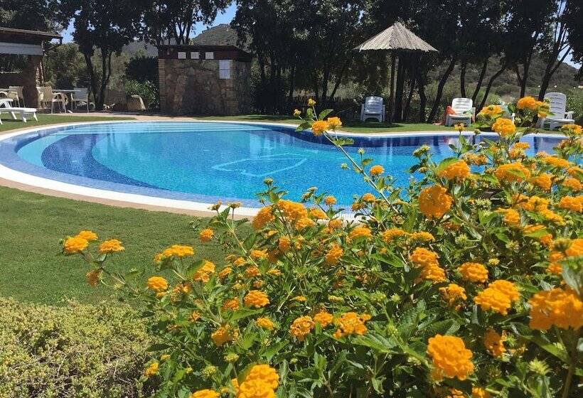 ホテル Su Giganti