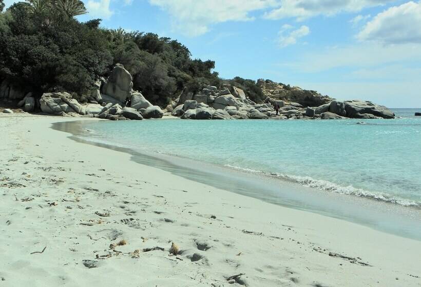 ホテル Su Giganti