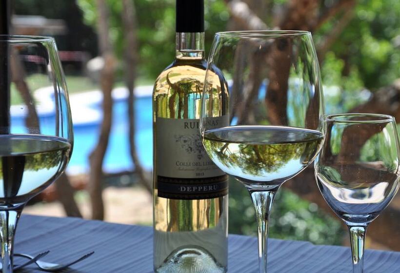 ホテル Su Giganti