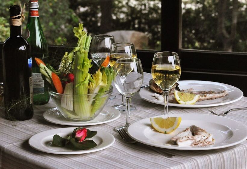 ホテル Su Giganti