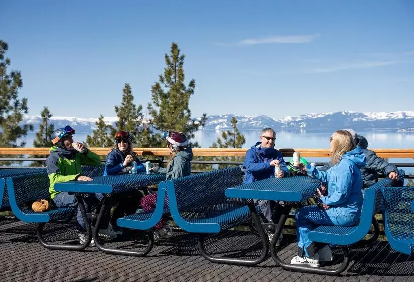 Отель The Incline Lodge