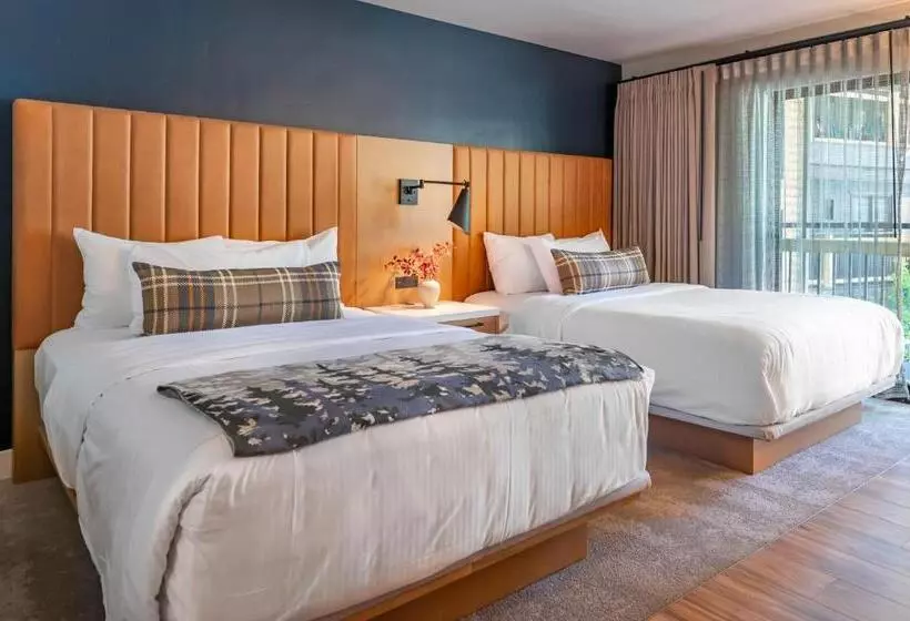 Отель The Incline Lodge