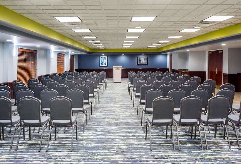 فندق Wingate By Wyndham Chesapeake