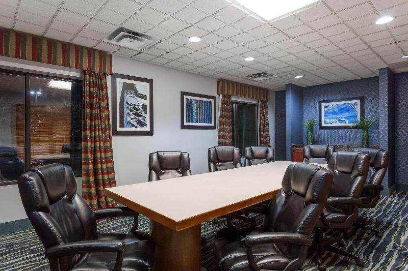 فندق Wingate By Wyndham Chesapeake