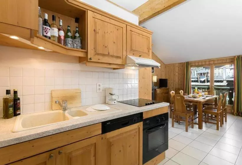 Madame Vacances Les Chalets D Isola