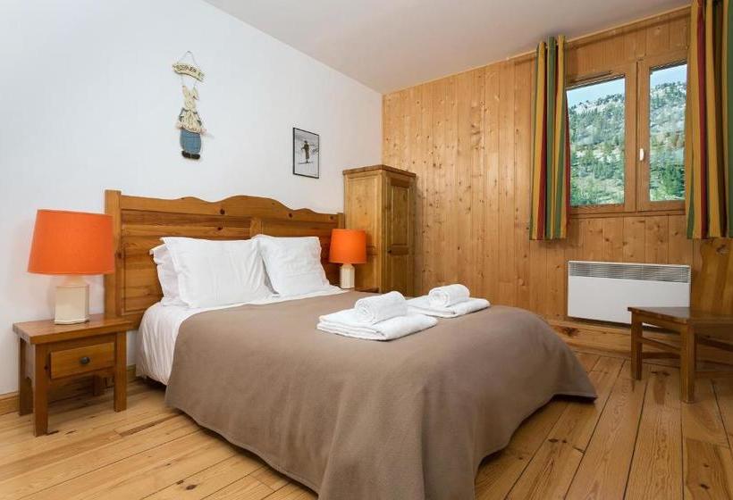 Madame Vacances Les Chalets D Isola