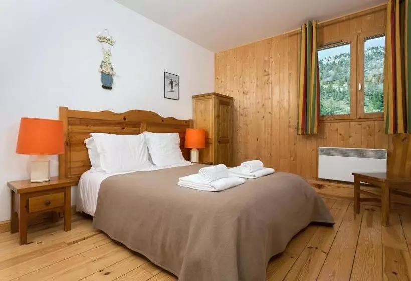 Madame Vacances Les Chalets D Isola