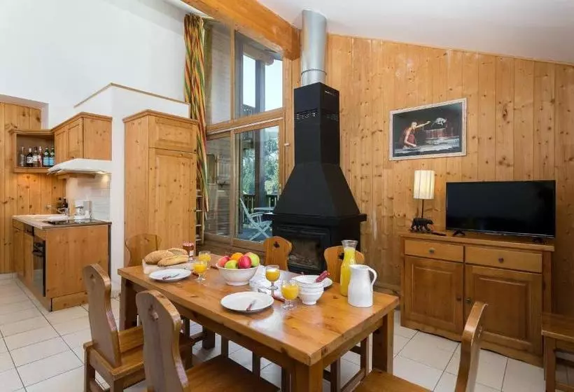 Madame Vacances Les Chalets D Isola